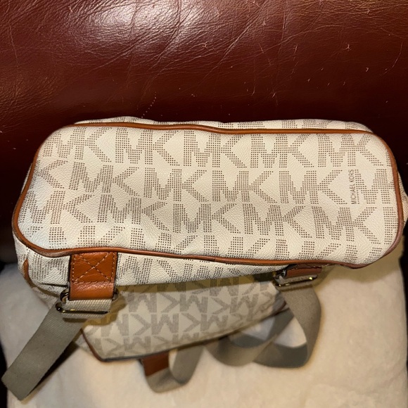 MK  backpack EUC Jet set monogram - Picture 6 of 6